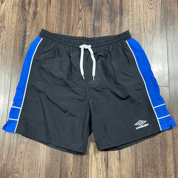 VINTAGE UMBRO SHORTS - Picture 2 of 5
